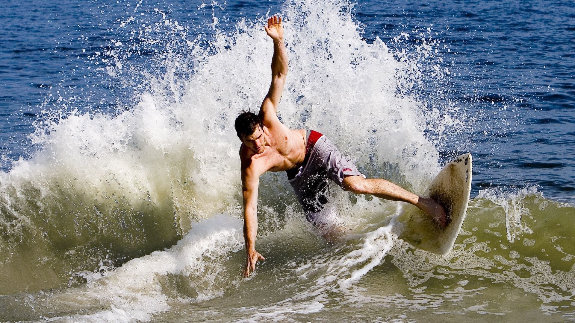 德罗巴回归赛场,关键助攻首场状态亮眼,美国队观众沸腾!